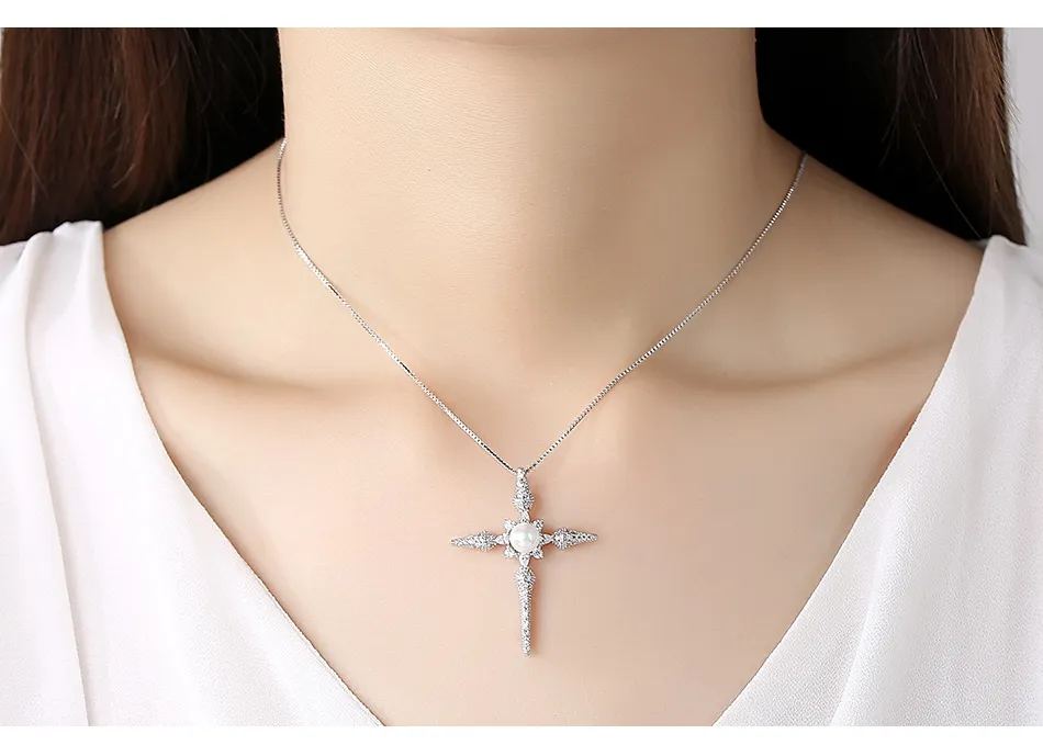 JBX CROSS NECKLACE SILVER PÅ NAKKEN